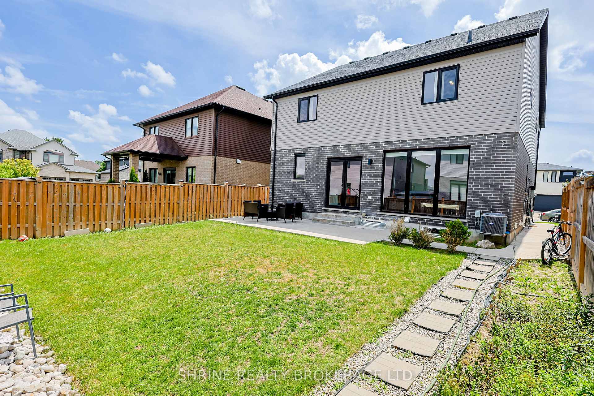 Photo 44 of 2170 Debra Drive, London, South V — HOMEH