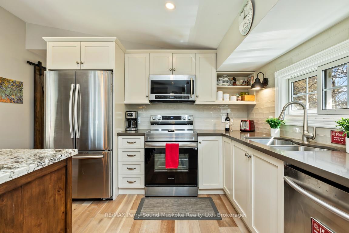 Photo 11 of 5 Meharg Drive, McKellar — HOMEH