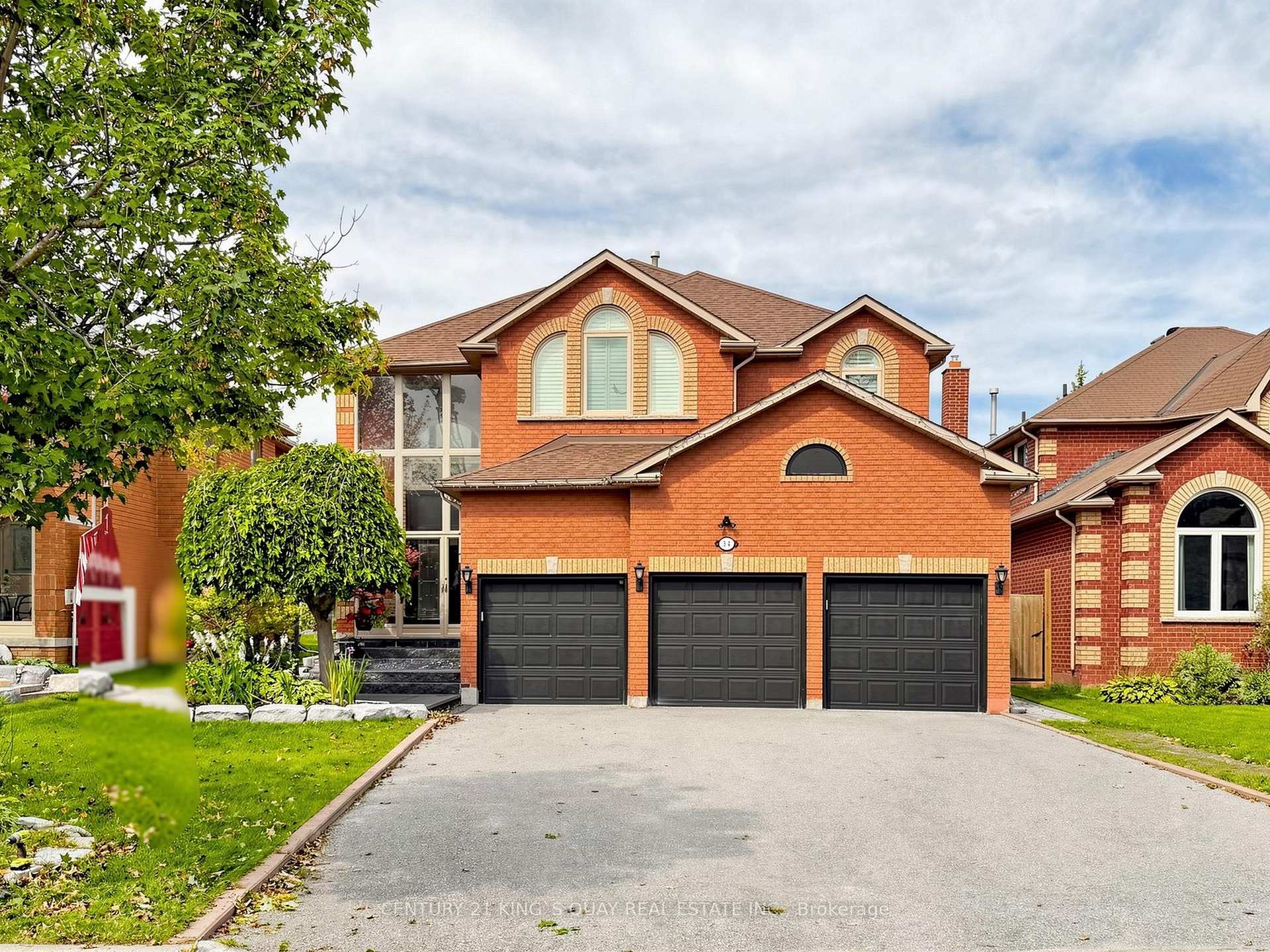 Photo 2 of 34 Looker Drive, Barrie, Holly — HOMEH