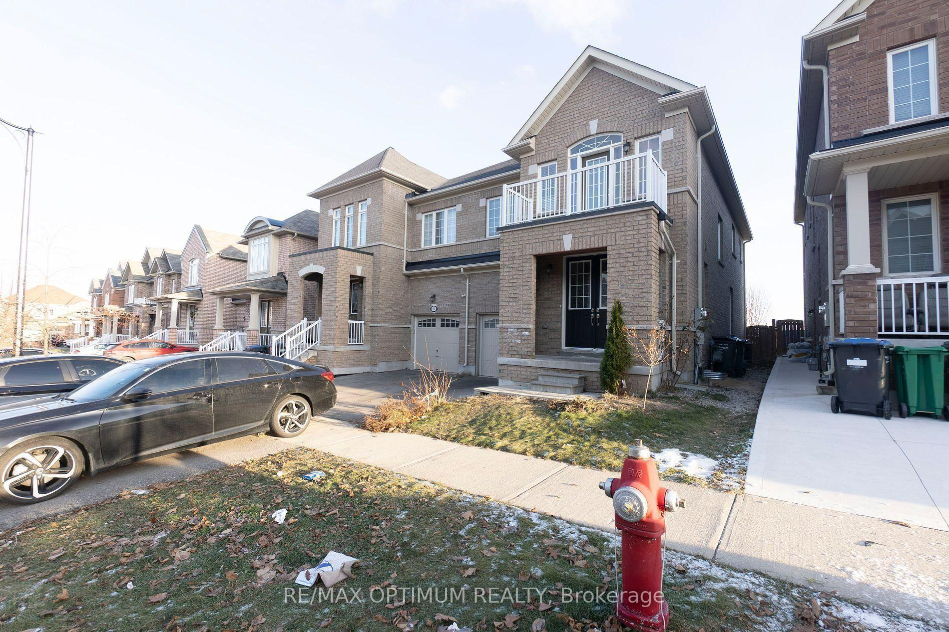 Photo 2 of 16 Vezna Crescent, Brampton, Credit Valley — HOMEH
