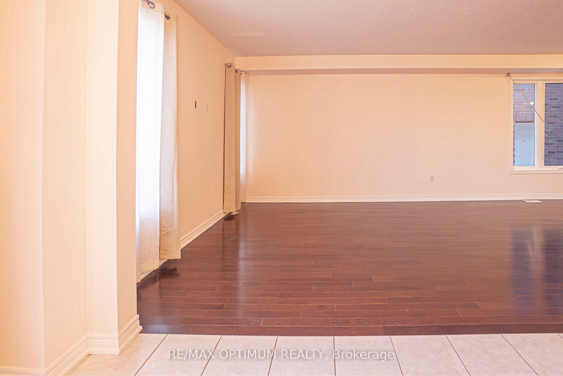 Photo 9 of 16 Vezna Crescent, Brampton, Credit Valley — HOMEH