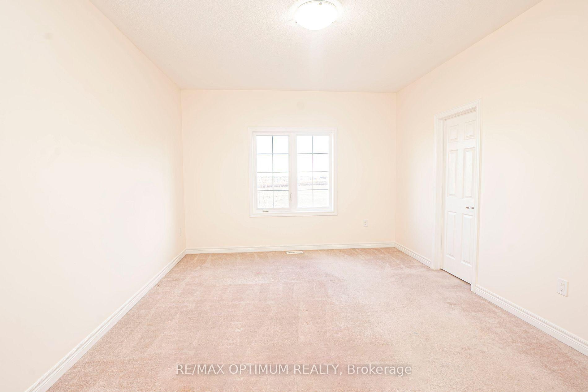 Photo 11 of 16 Vezna Crescent, Brampton, Credit Valley — HOMEH