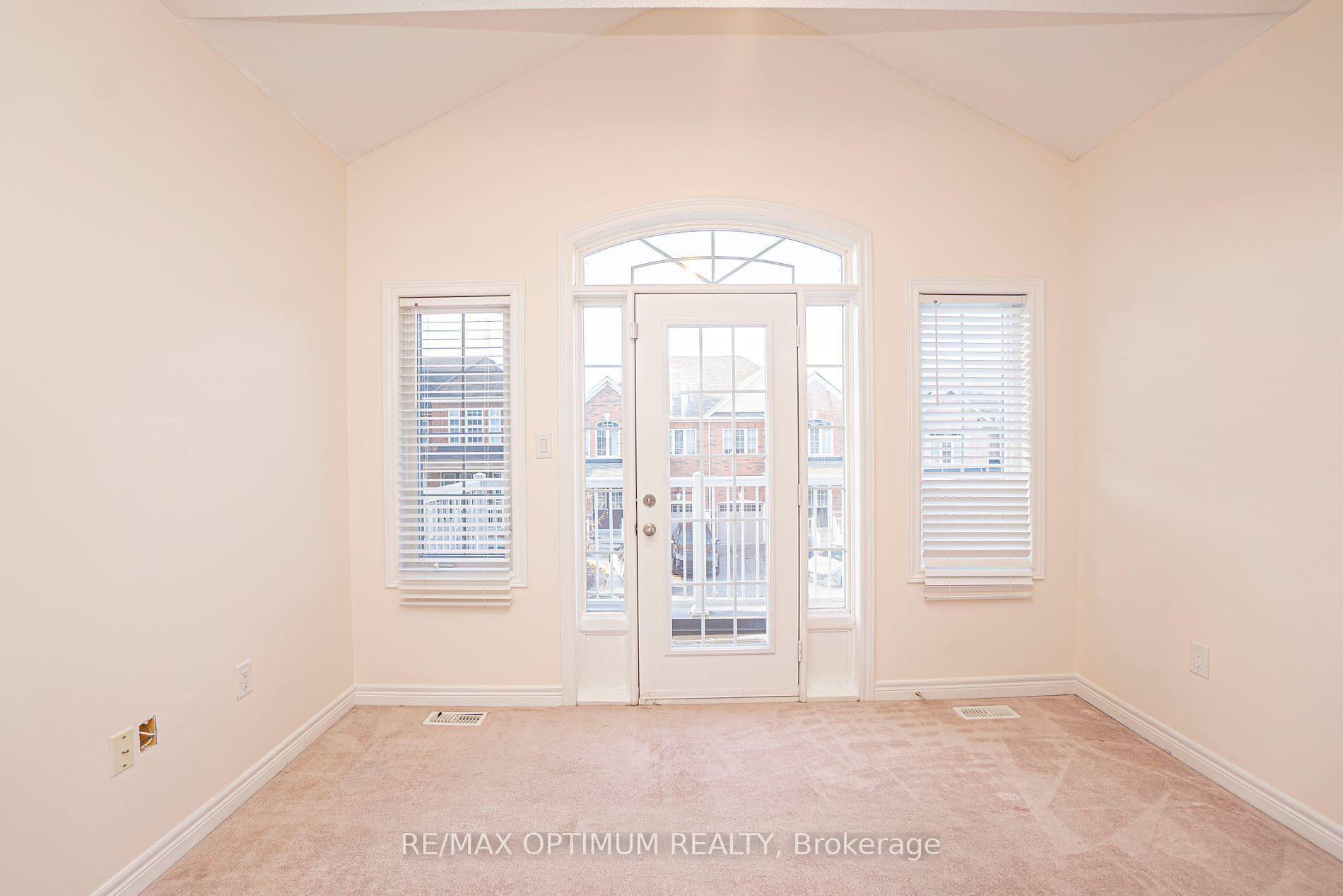 Photo 13 of 16 Vezna Crescent, Brampton, Credit Valley — HOMEH