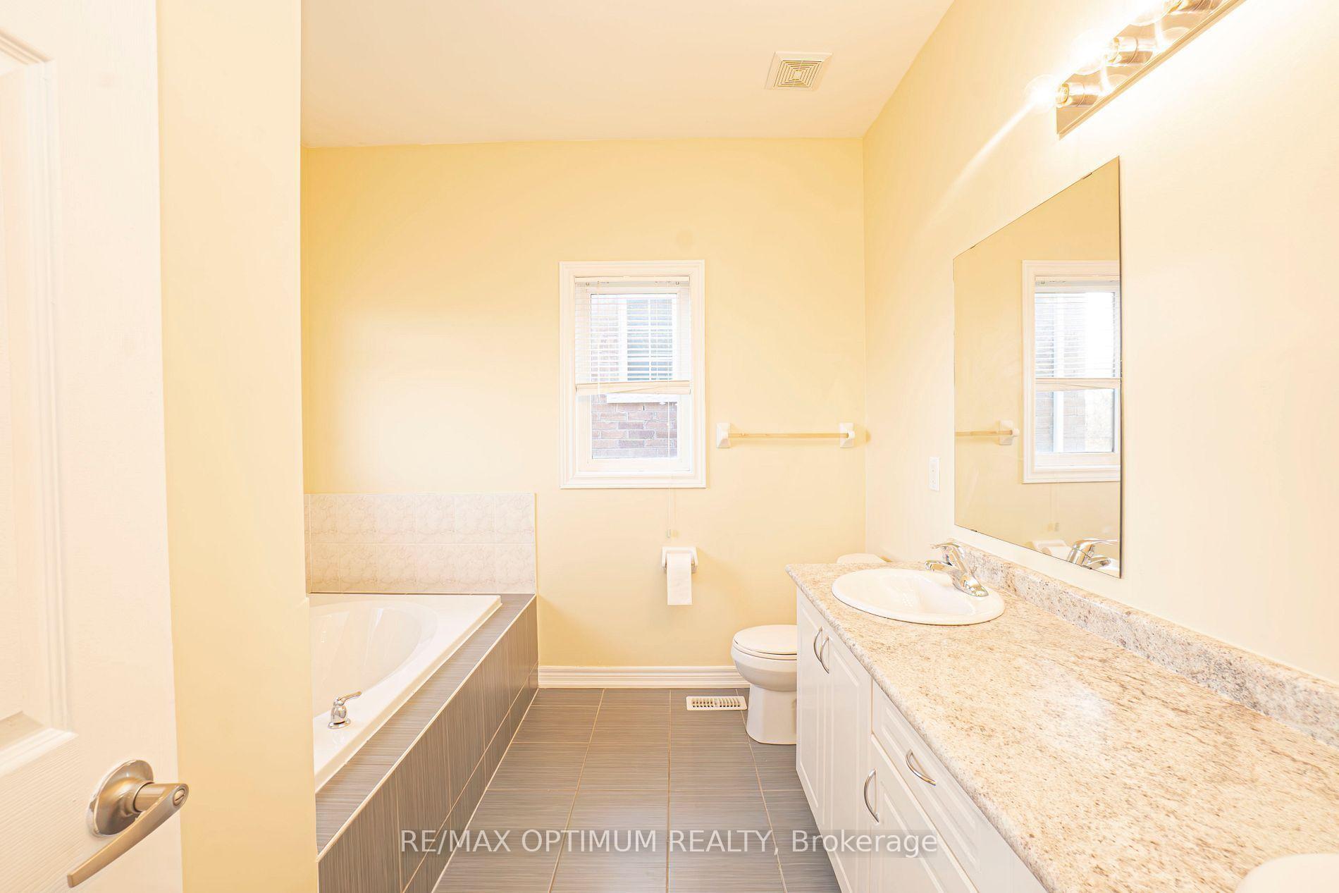 Photo 14 of 16 Vezna Crescent, Brampton, Credit Valley — HOMEH