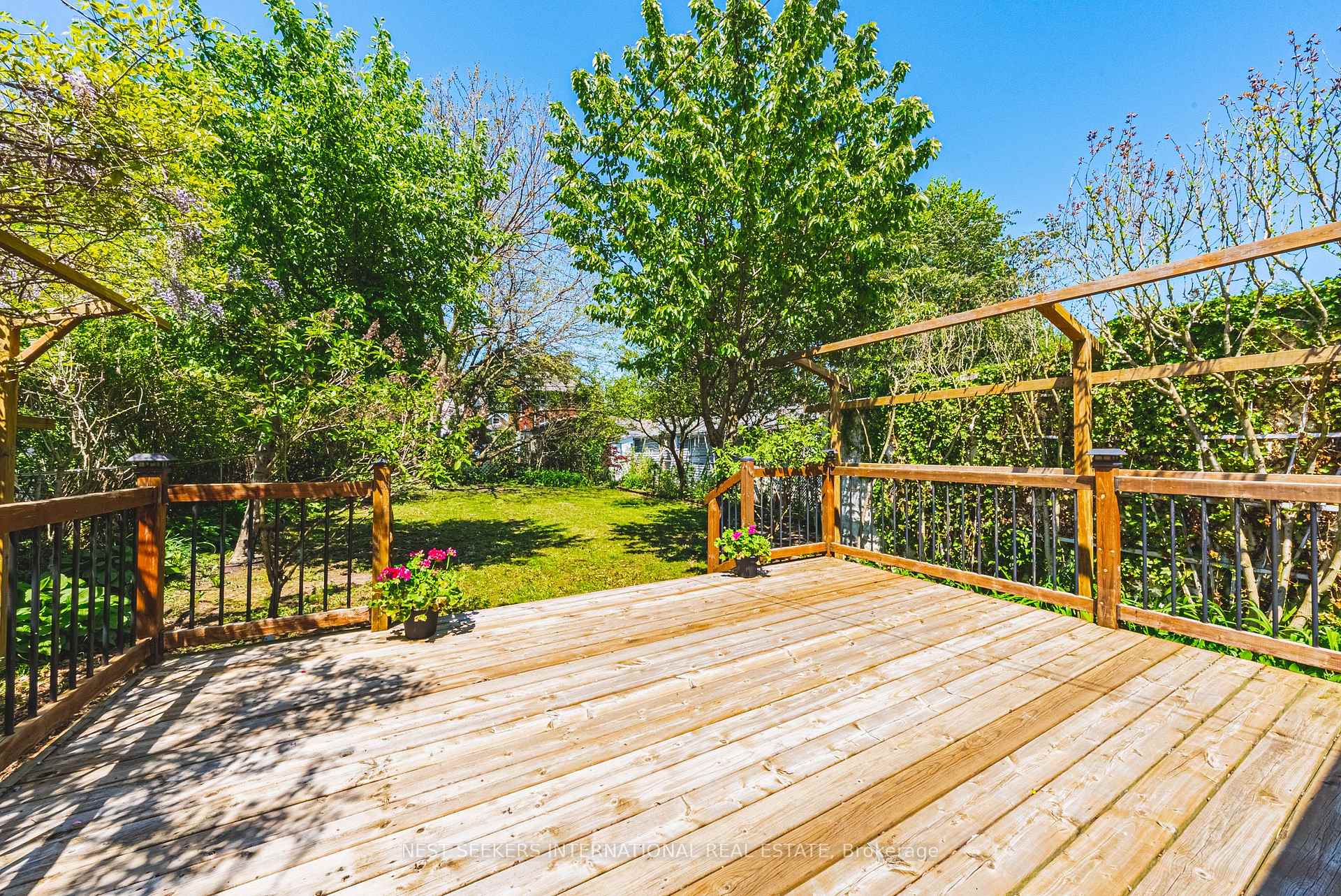Photo 16 of 5039 Valley Way, Niagara Falls, Cherrywood — HOMEH