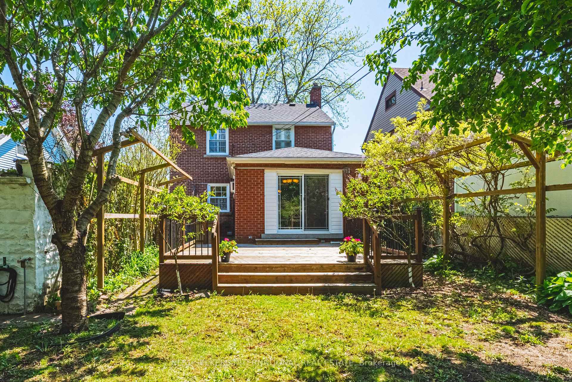 Photo 17 of 5039 Valley Way, Niagara Falls, Cherrywood — HOMEH