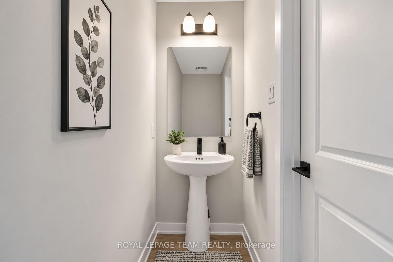 Photo 5 of 802 Parnian Private, Ottawa, Barrhaven - Half Moon Bay — HOMEH