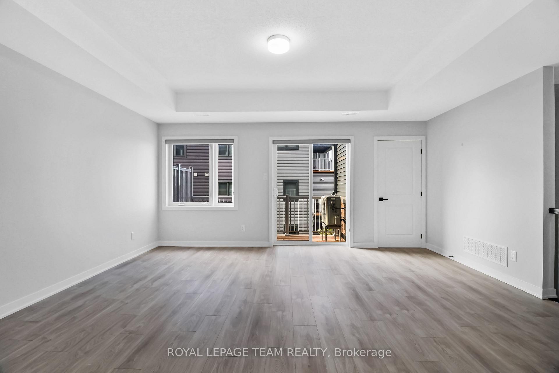 Photo 17 of 802 Parnian Private, Ottawa, Barrhaven - Half Moon Bay — HOMEH