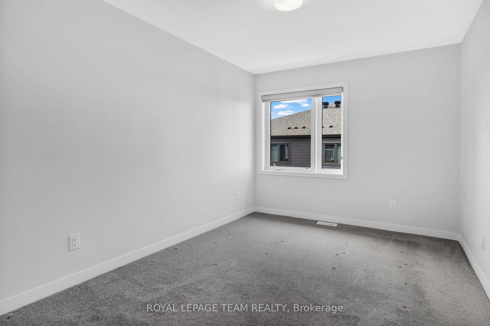 Photo 23 of 802 Parnian Private, Ottawa, Barrhaven - Half Moon Bay — HOMEH