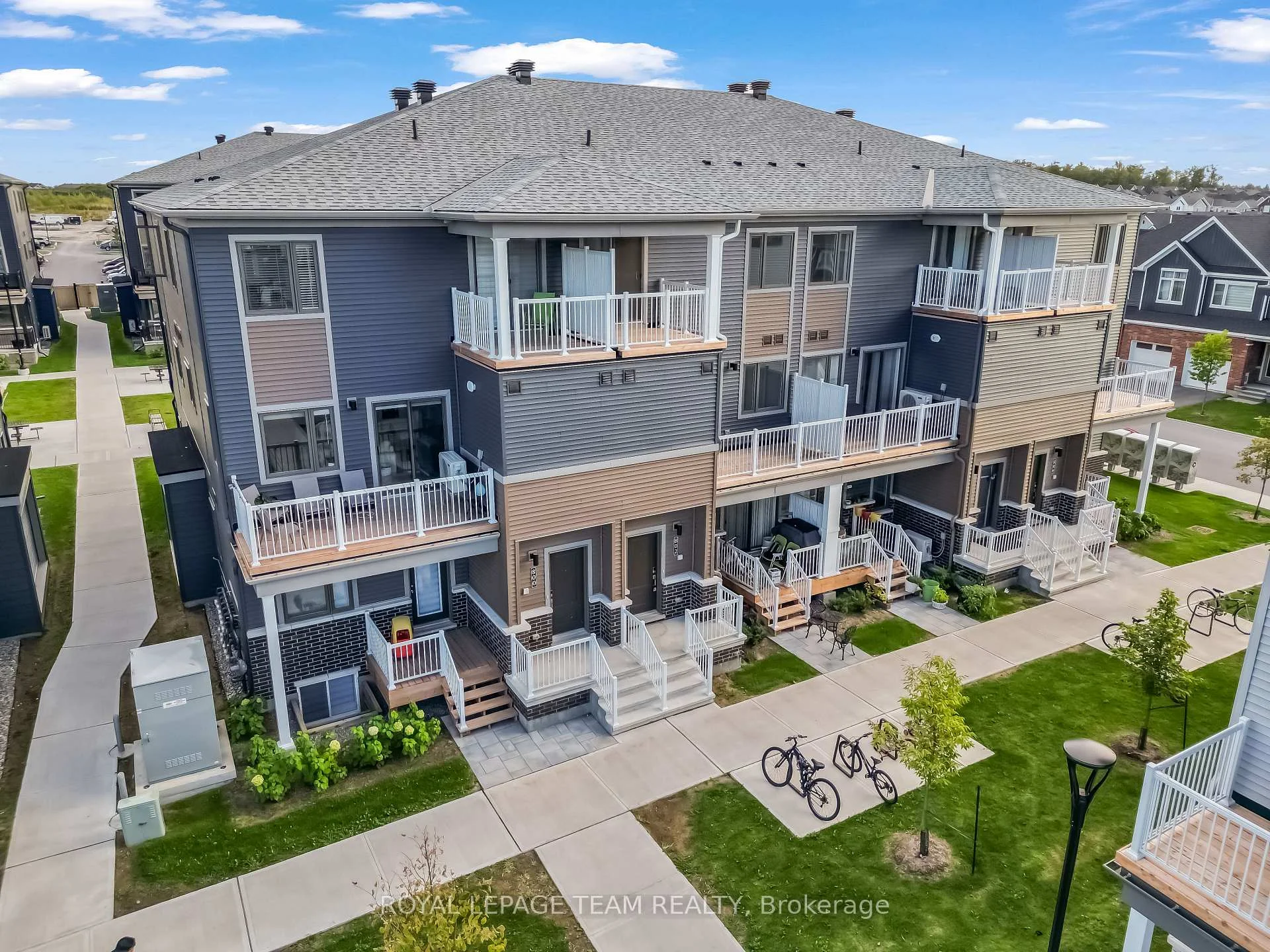 Photo 15 of 802 Parnian Private, Ottawa, Barrhaven - Half Moon Bay — HOMEH