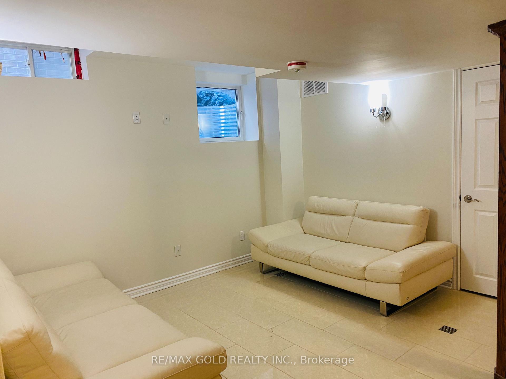 Photo 6 of Unit Basement, 102 Gardenbrooke Trail, Brampton, Bram East — HOMEH