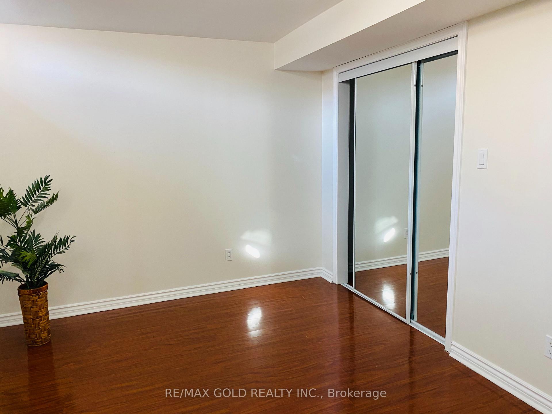 Photo 7 of Unit Basement, 102 Gardenbrooke Trail, Brampton, Bram East — HOMEH