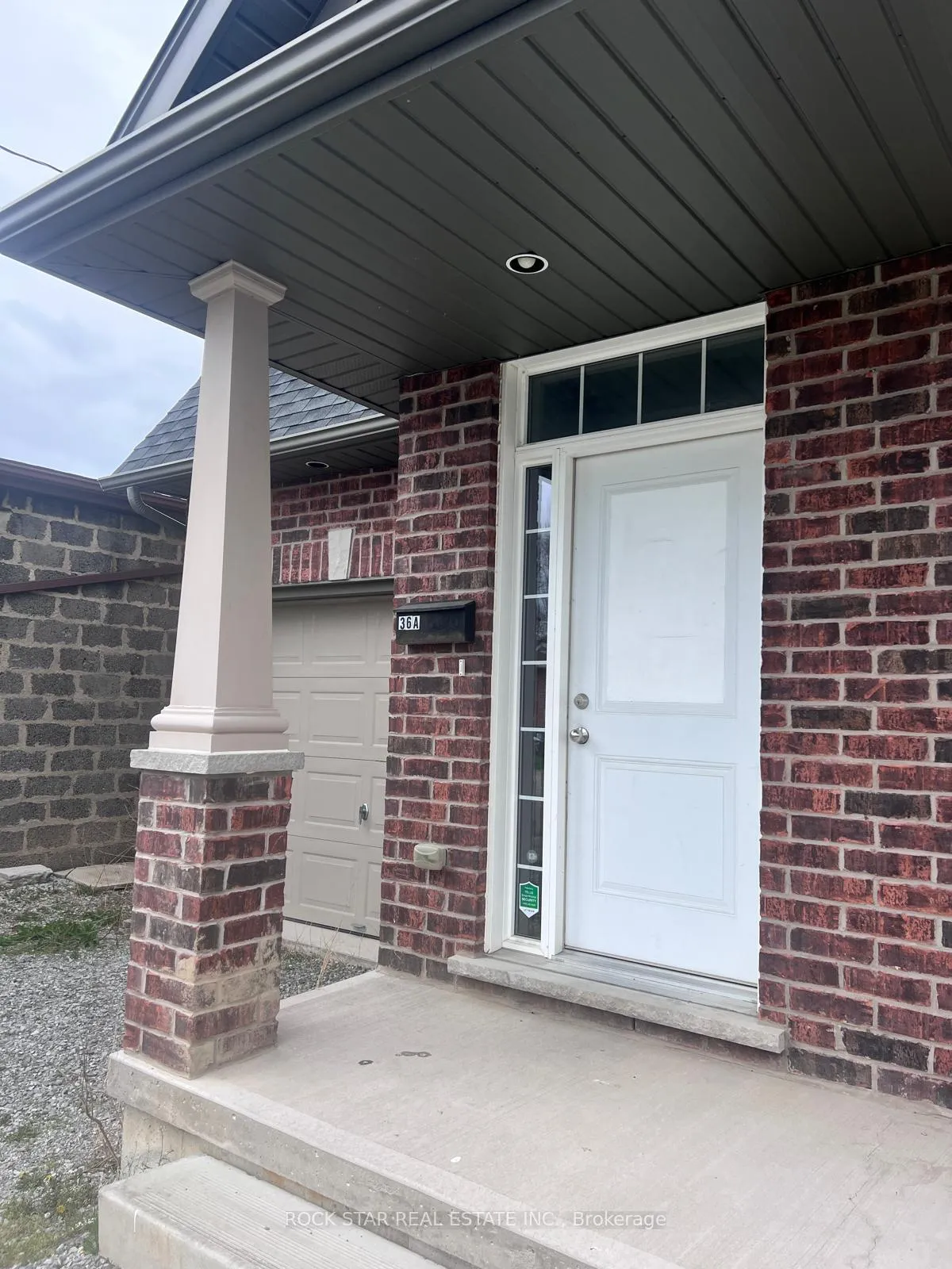 Photo 3 of 36A Kent Street, St. Catharines, Western Hill — HOMEH