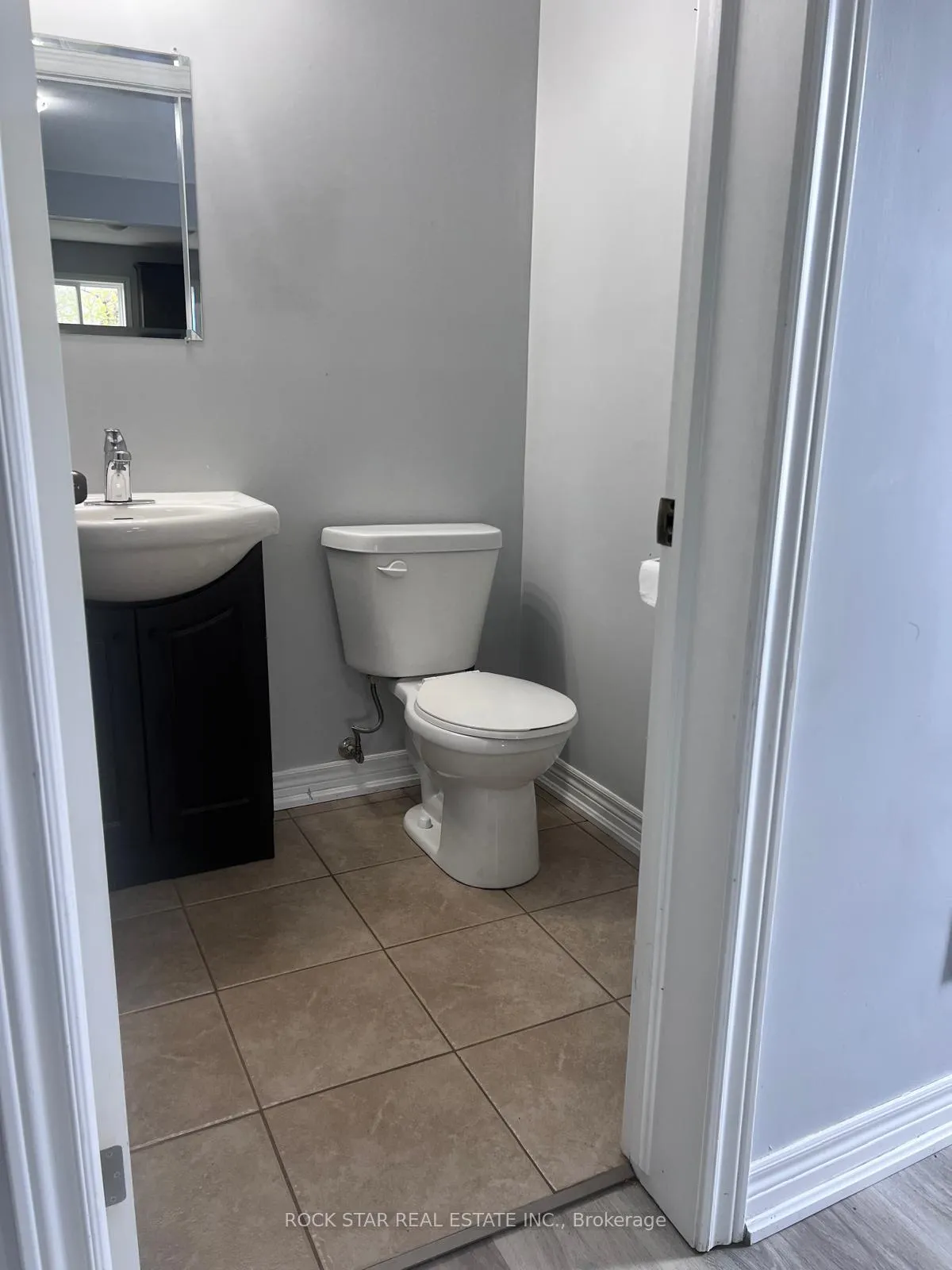 Photo 6 of 36A Kent Street, St. Catharines, Western Hill — HOMEH