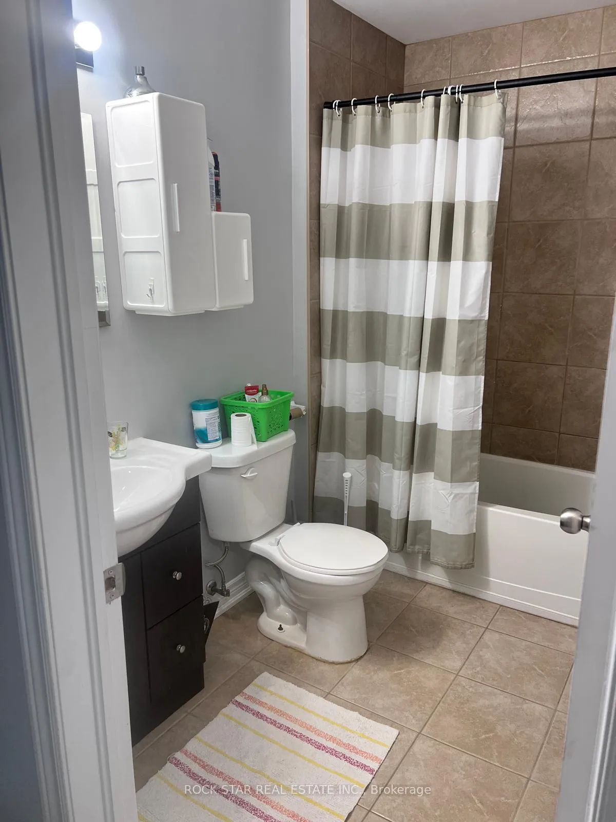 Photo 17 of 36A Kent Street, St. Catharines, Western Hill — HOMEH
