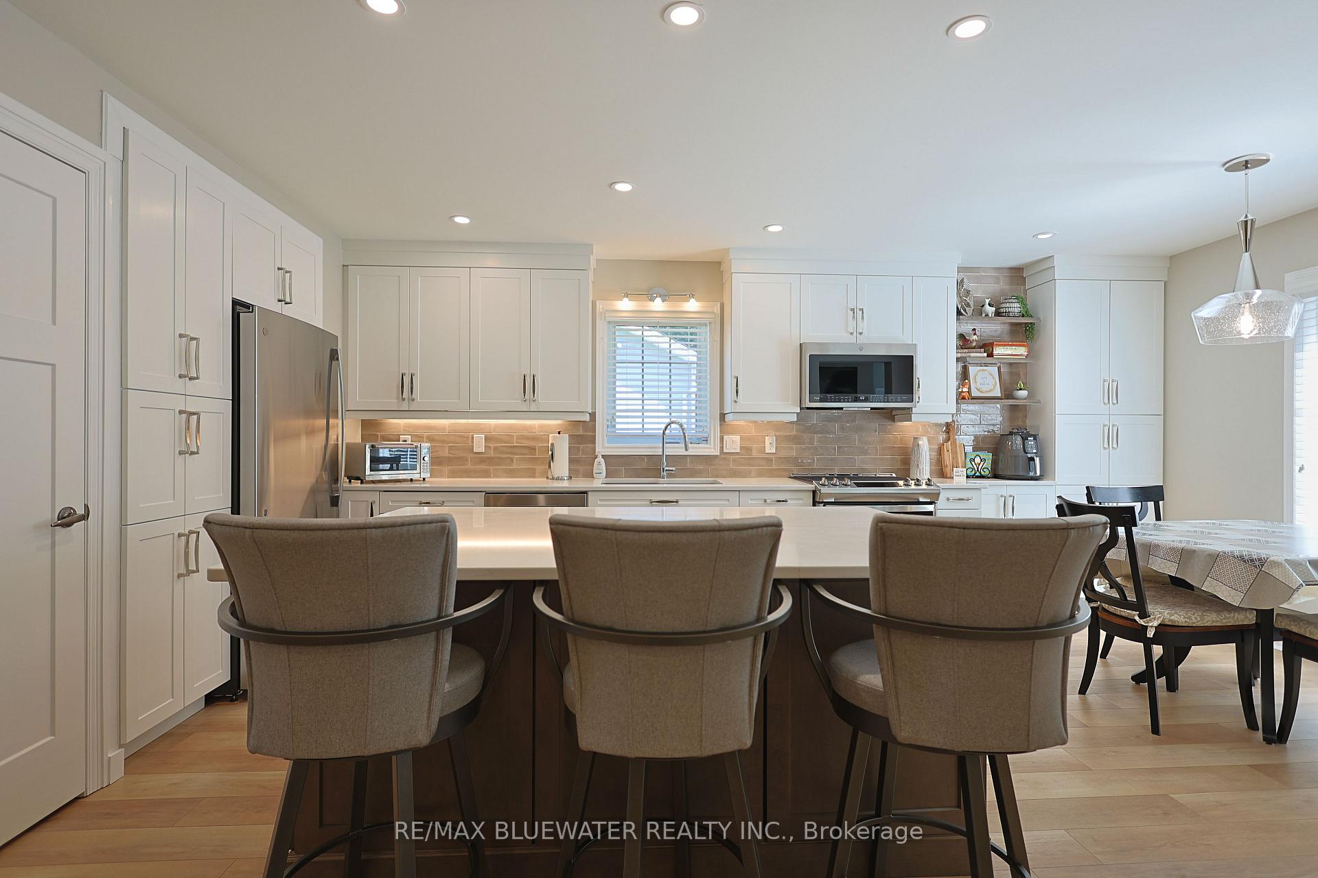 Photo 5 of 353 Shannon Boulevard, South Huron, Stephen — HOMEH