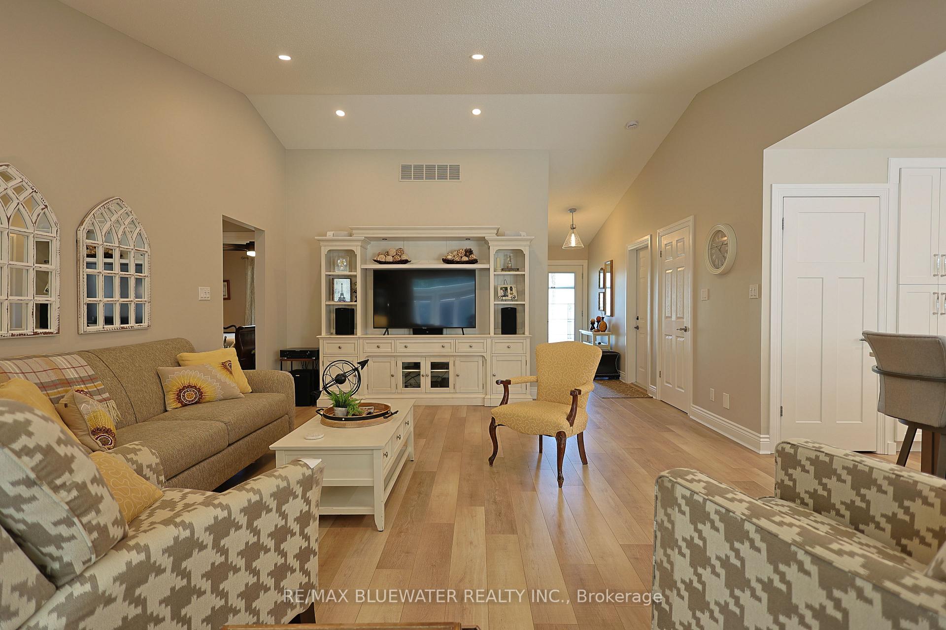 Photo 14 of 353 Shannon Boulevard, South Huron, Stephen — HOMEH