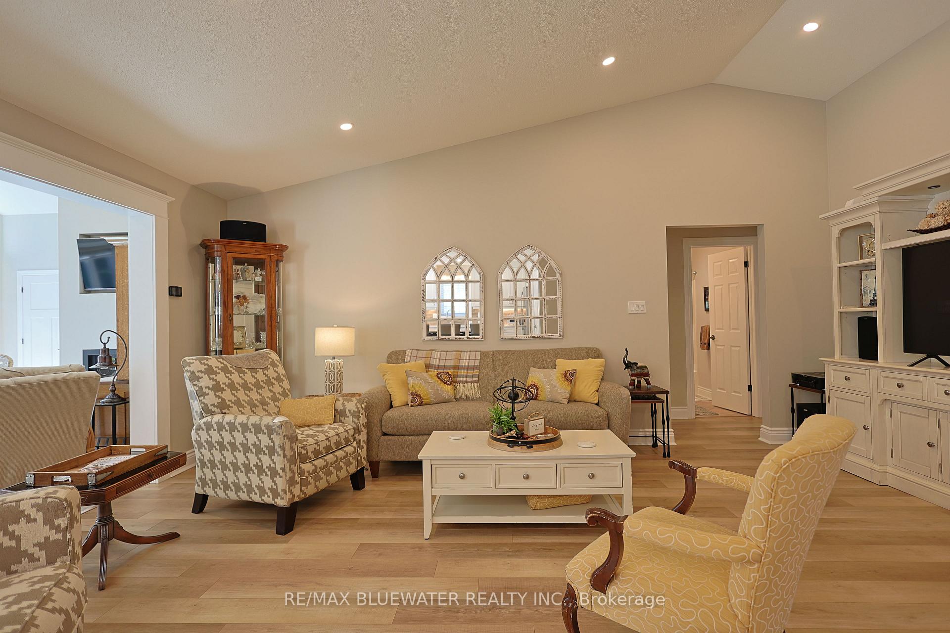 Photo 15 of 353 Shannon Boulevard, South Huron, Stephen — HOMEH
