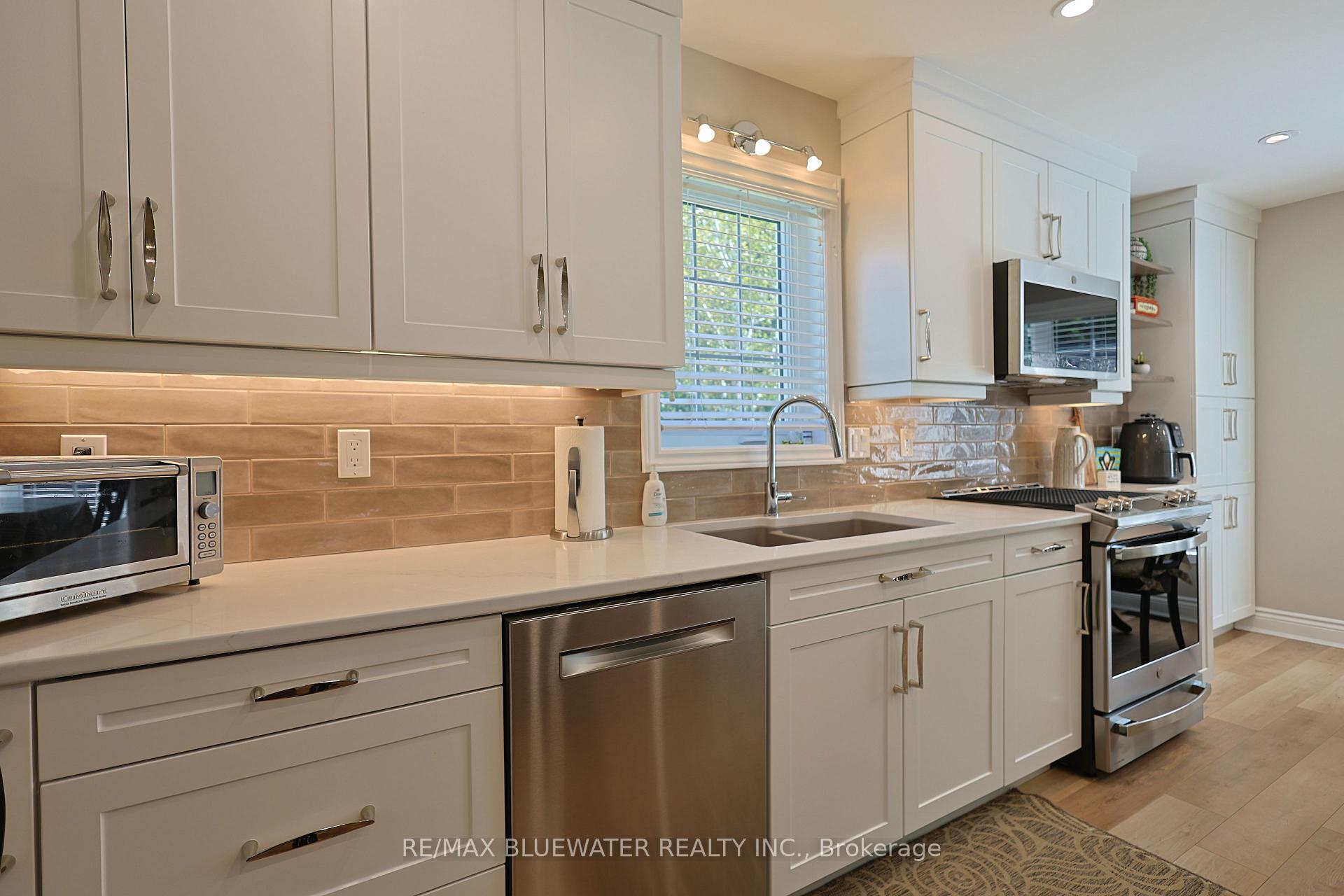 Photo 24 of 353 Shannon Boulevard, South Huron, Stephen — HOMEH