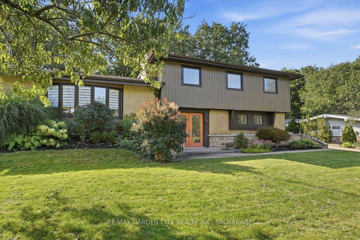 Photo 1 of 16 Pinecrest Court, Pelham, Fonthill — HOMEH