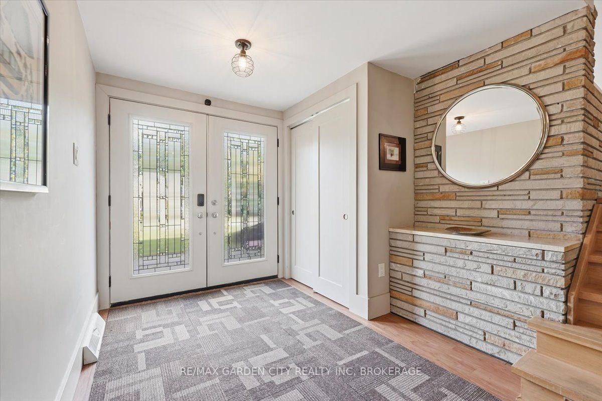 Photo 7 of 16 Pinecrest Court, Pelham, Fonthill — HOMEH