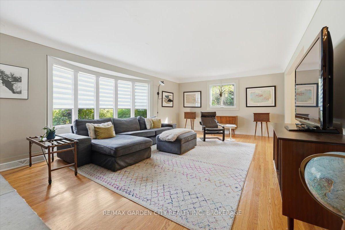 Photo 9 of 16 Pinecrest Court, Pelham, Fonthill — HOMEH