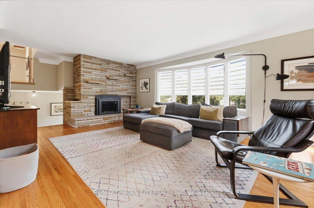 Photo 10 of 16 Pinecrest Court, Pelham, Fonthill — HOMEH
