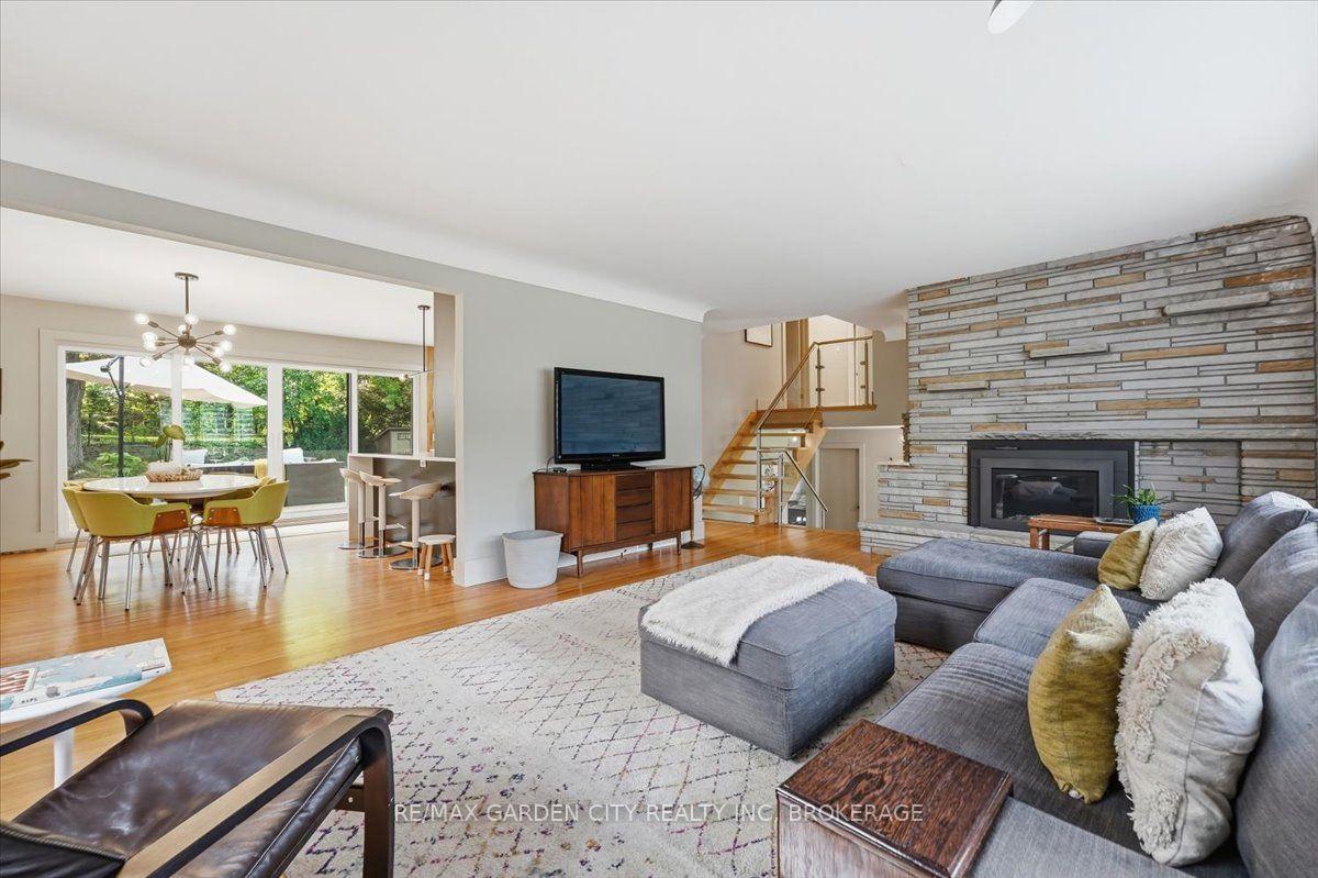 Photo 11 of 16 Pinecrest Court, Pelham, Fonthill — HOMEH