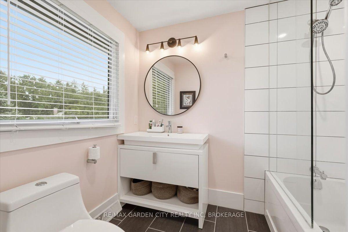 Photo 22 of 16 Pinecrest Court, Pelham, Fonthill — HOMEH