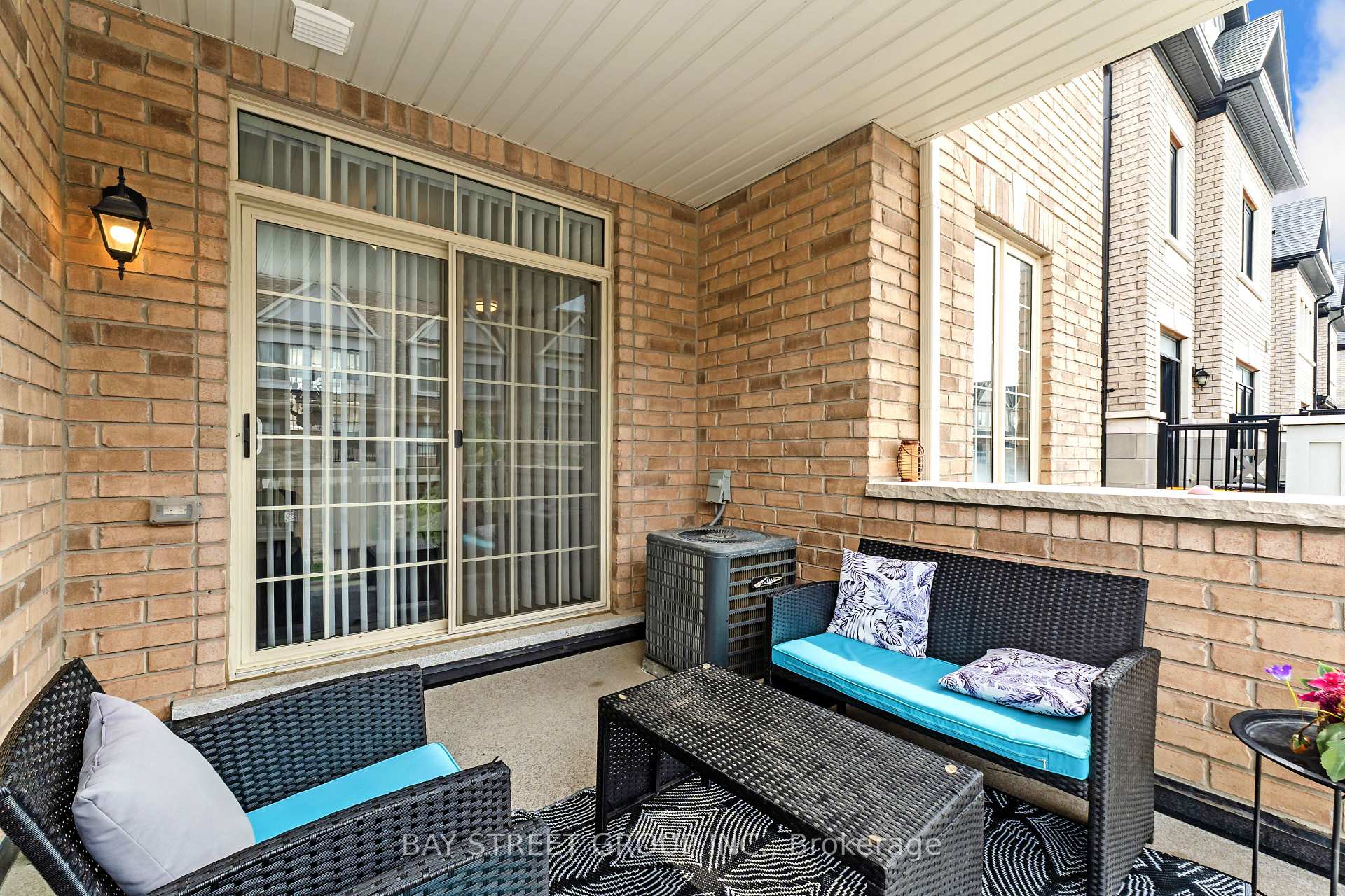 Photo 20 of 53 Fruitvale Circle, Brampton, Northwest Brampton — HOMEH