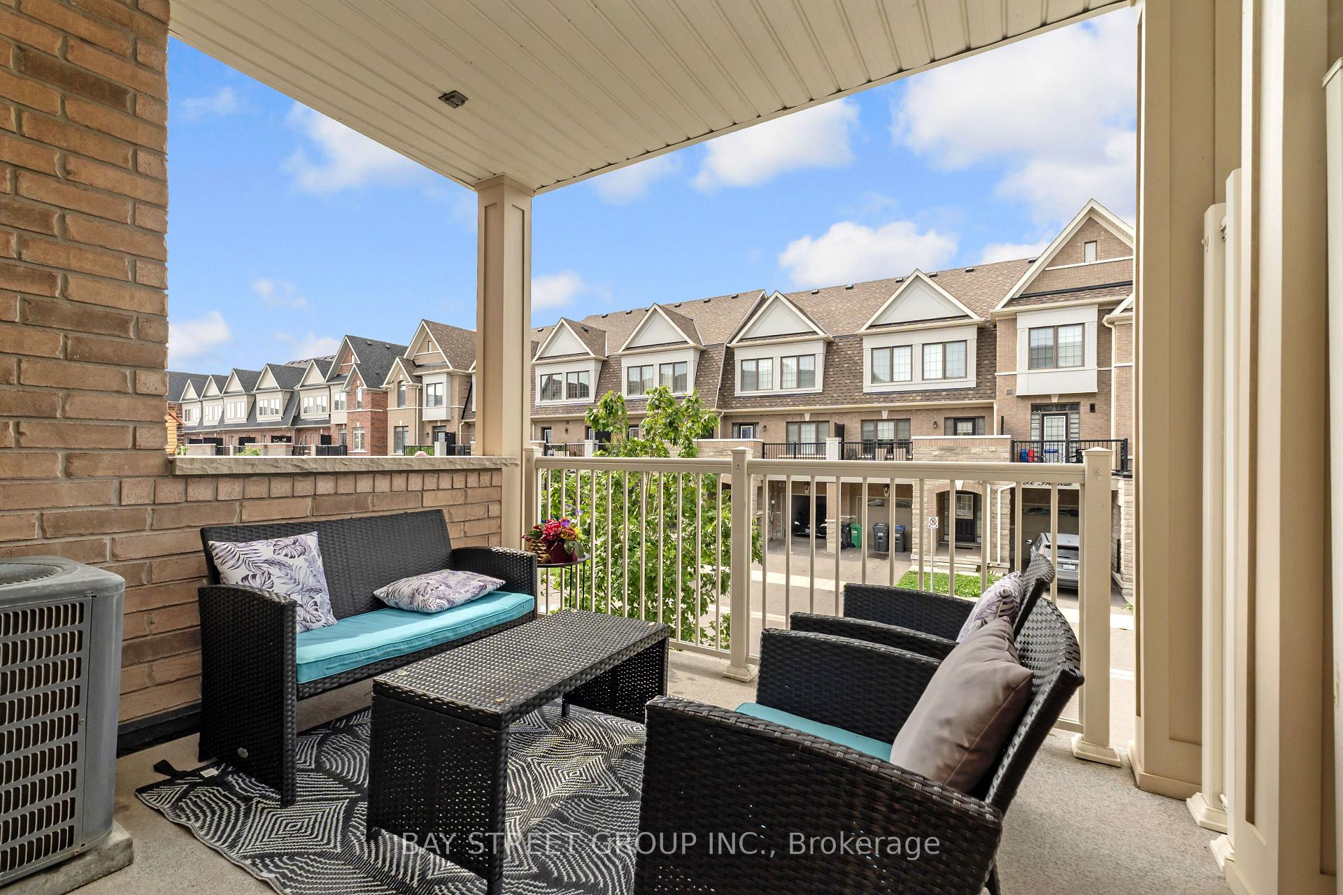 Photo 21 of 53 Fruitvale Circle, Brampton, Northwest Brampton — HOMEH