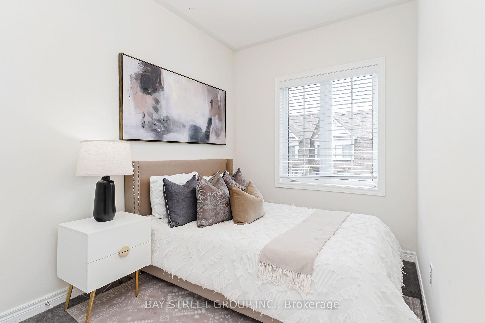 Photo 29 of 53 Fruitvale Circle, Brampton, Northwest Brampton — HOMEH