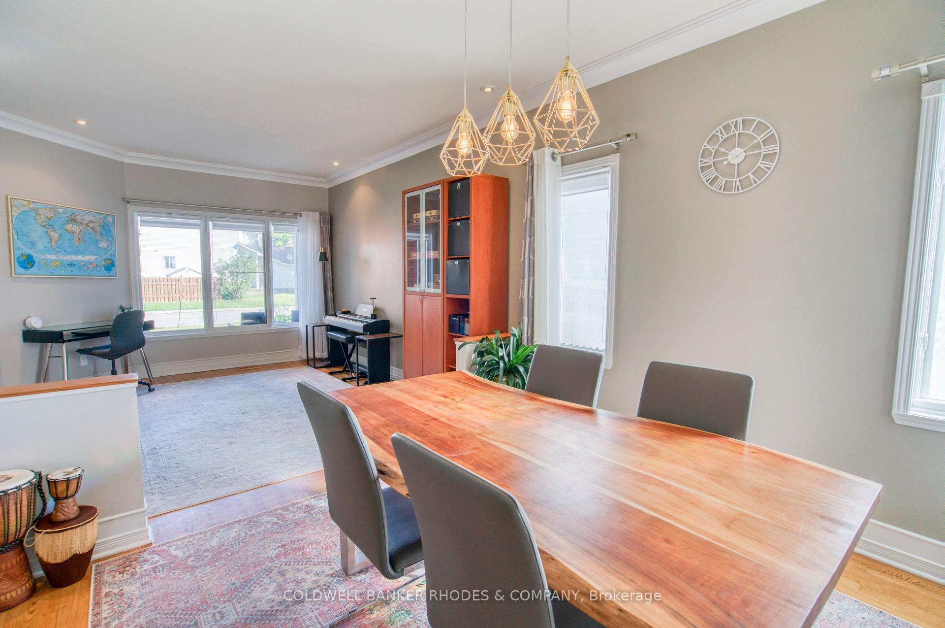 Photo 5 of 1859 Hennessy Crescent, Ottawa, Fallingbrook/Gardenway South — HOMEH