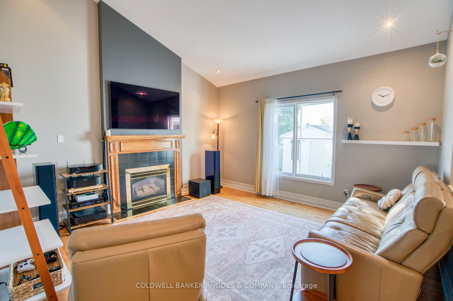 Photo 7 of 1859 Hennessy Crescent, Ottawa, Fallingbrook/Gardenway South — HOMEH