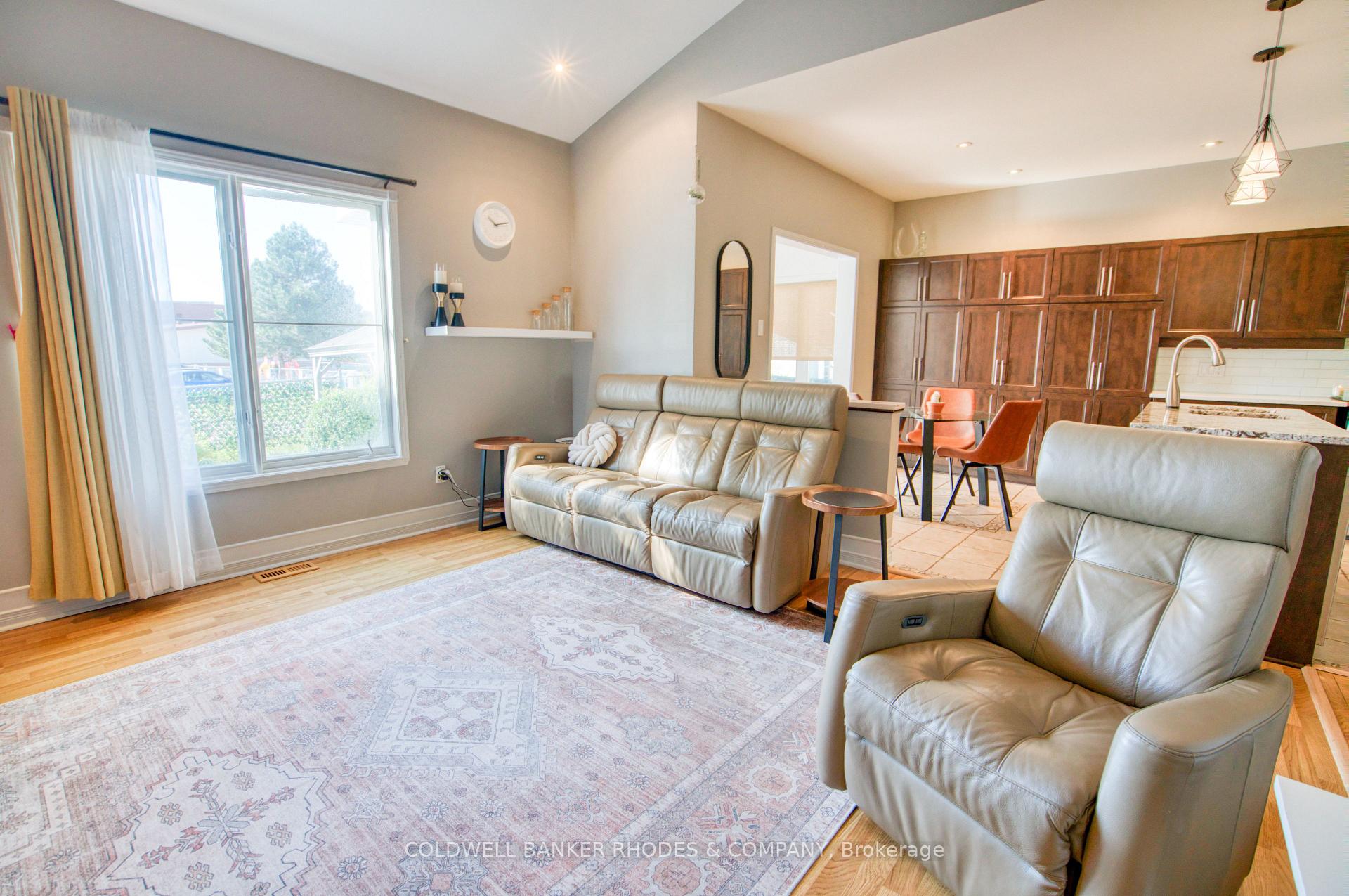 Photo 8 of 1859 Hennessy Crescent, Ottawa, Fallingbrook/Gardenway South — HOMEH