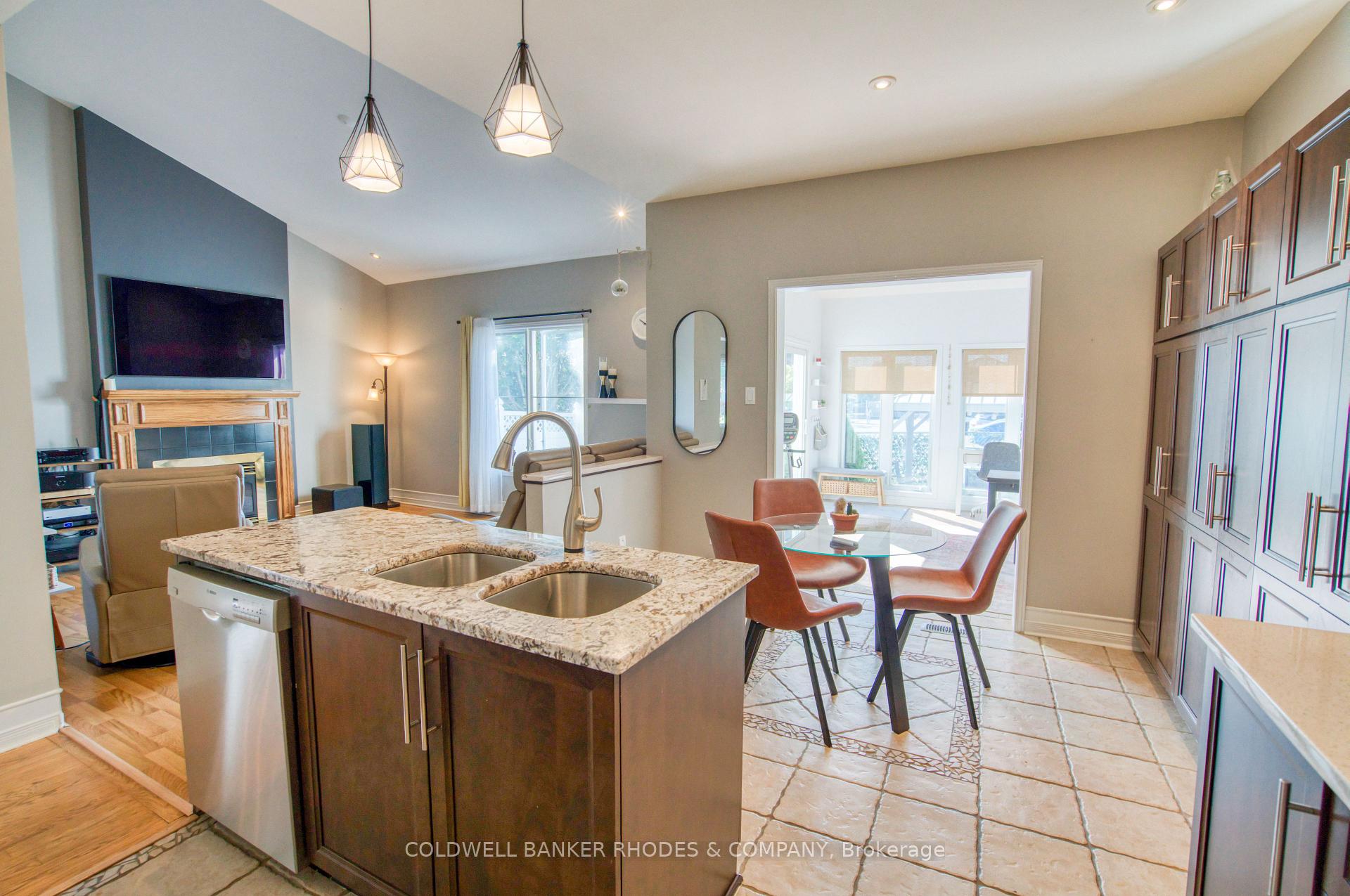 Photo 12 of 1859 Hennessy Crescent, Ottawa, Fallingbrook/Gardenway South — HOMEH
