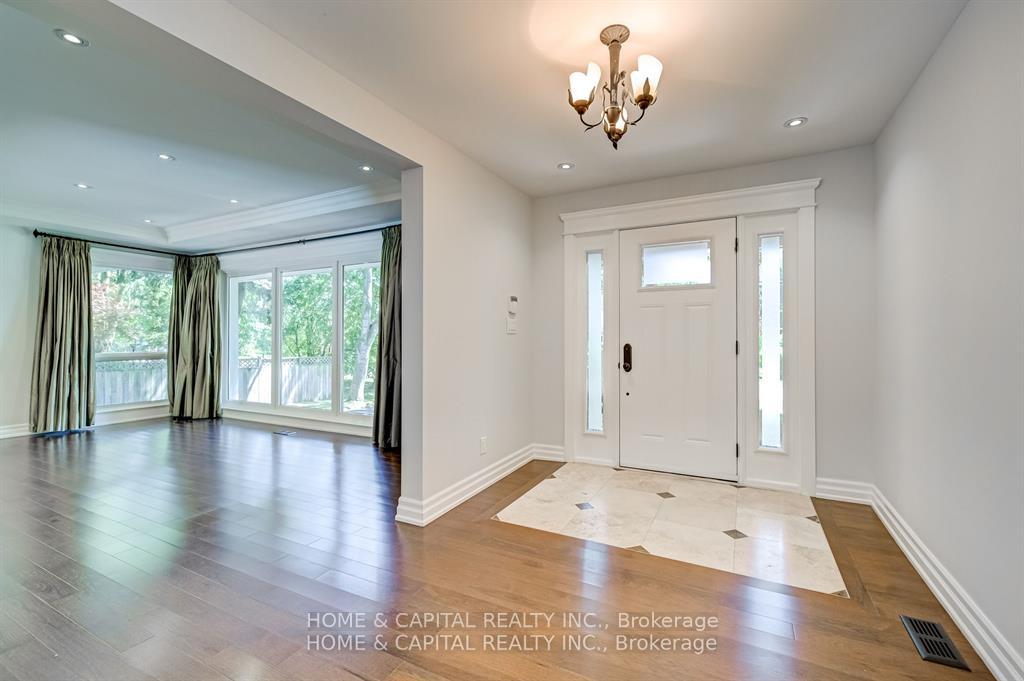 Photo 3 of 2043 Malbrook Road, Oakville, Ford — HOMEH