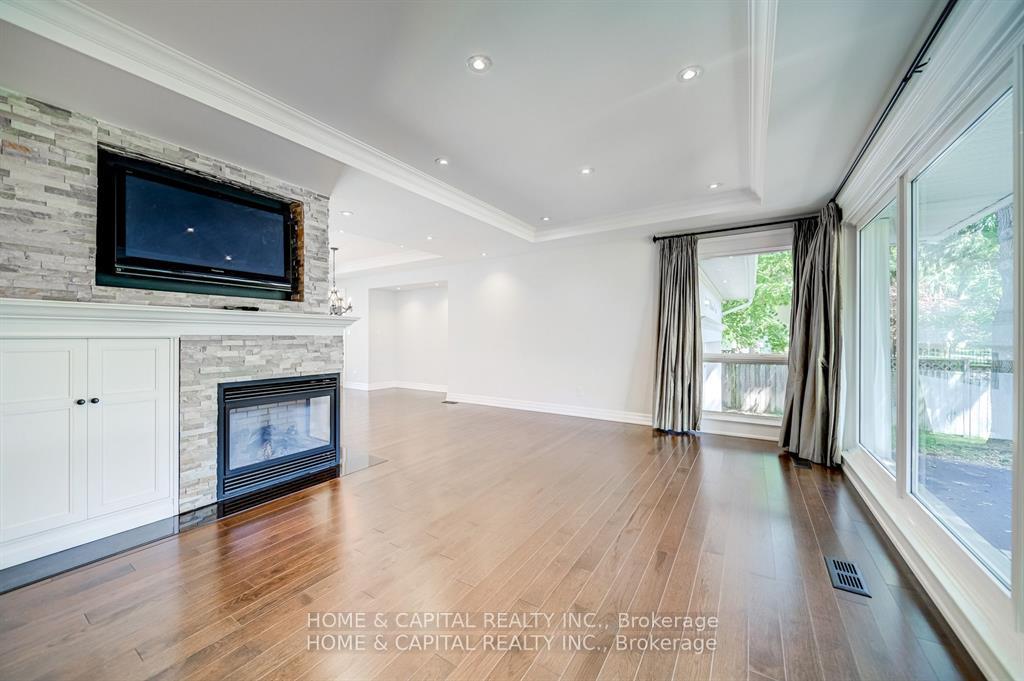 Photo 5 of 2043 Malbrook Road, Oakville, Ford — HOMEH