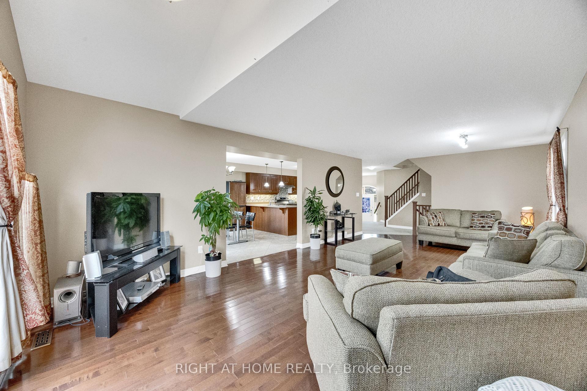 Photo 10 of 3184 Pomeroy Lane, London, South V — HOMEH