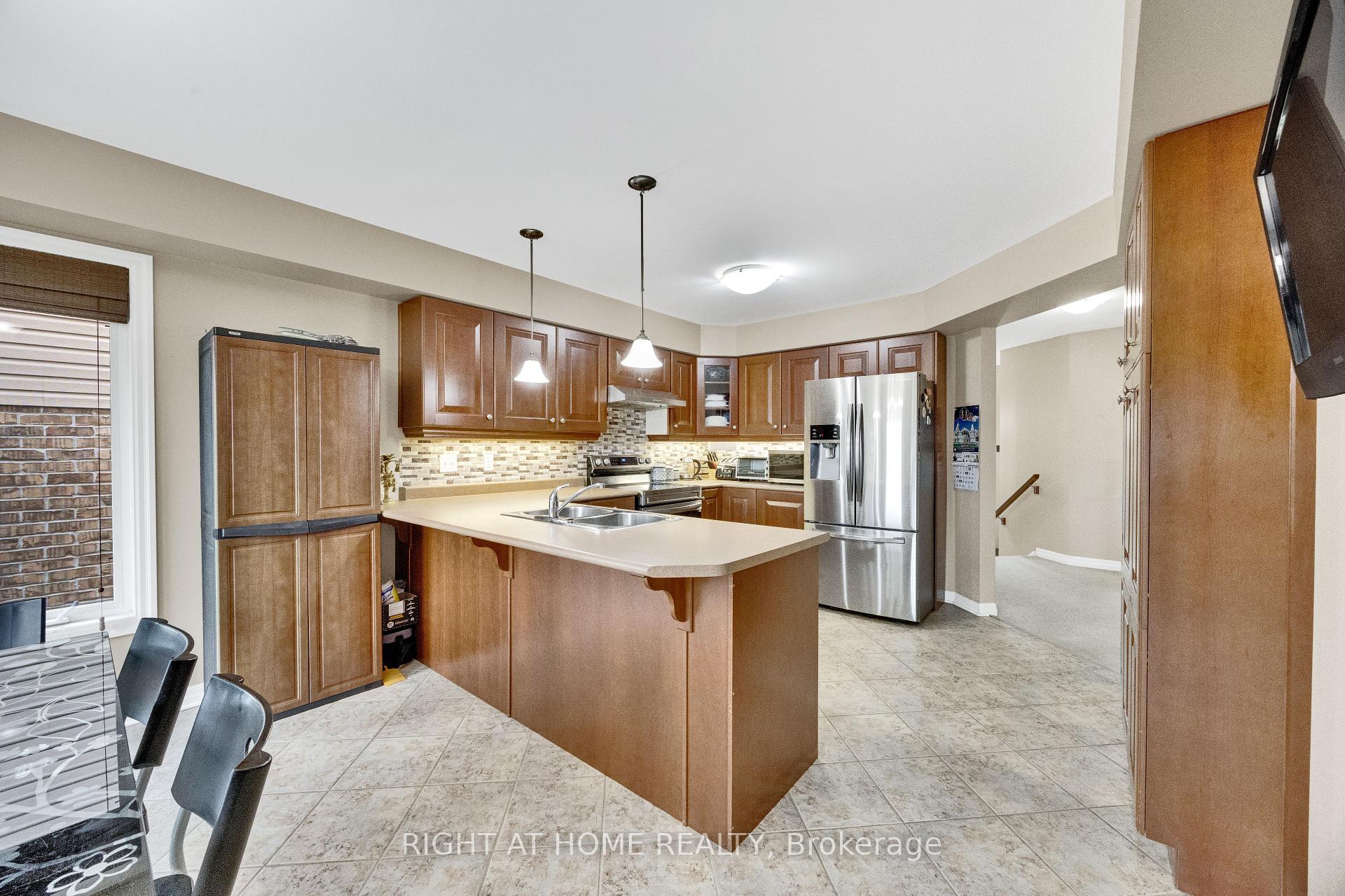 Photo 15 of 3184 Pomeroy Lane, London, South V — HOMEH