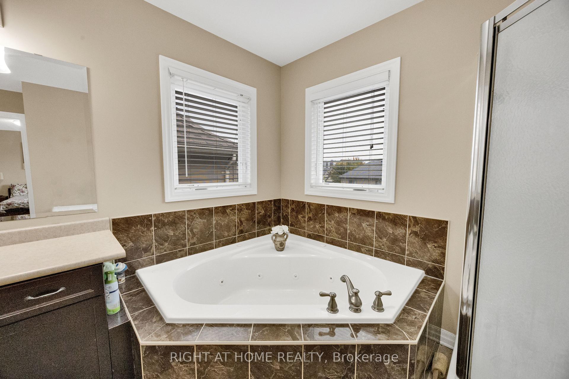 Photo 27 of 3184 Pomeroy Lane, London, South V — HOMEH