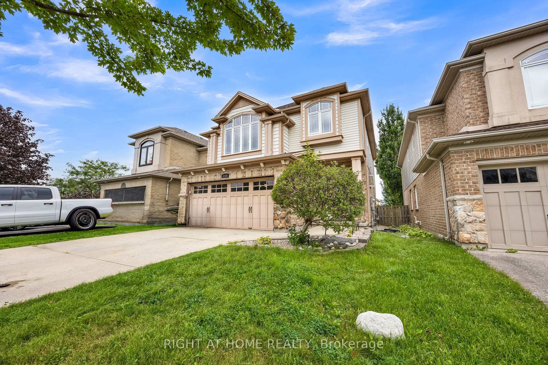 Photo 5 of 3184 Pomeroy Lane, London, South V — HOMEH