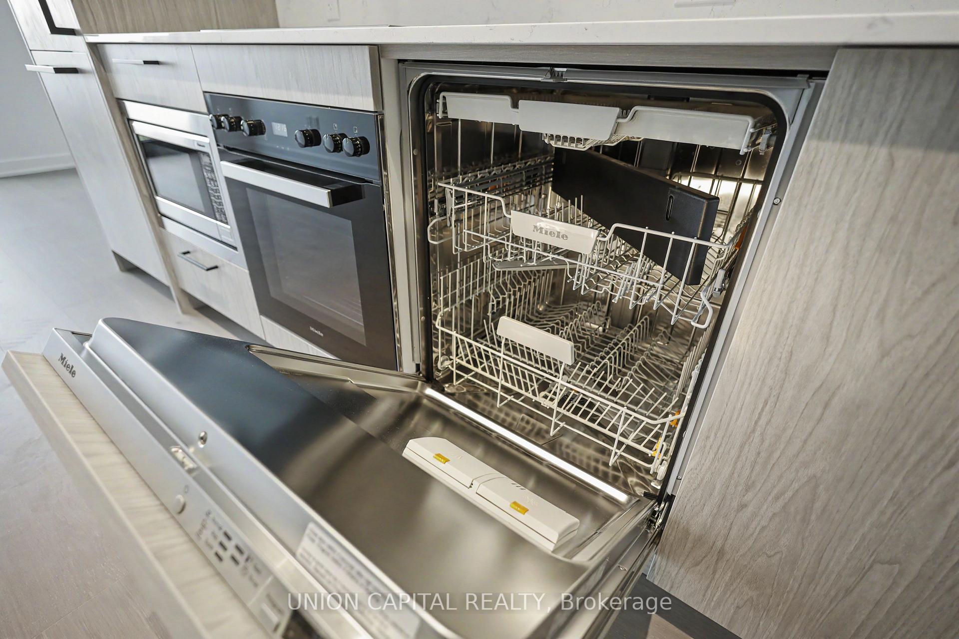 Photo 12 of Unit 1508, 91 Montclair Avenue, Toronto, Forest Hill South — HOMEH