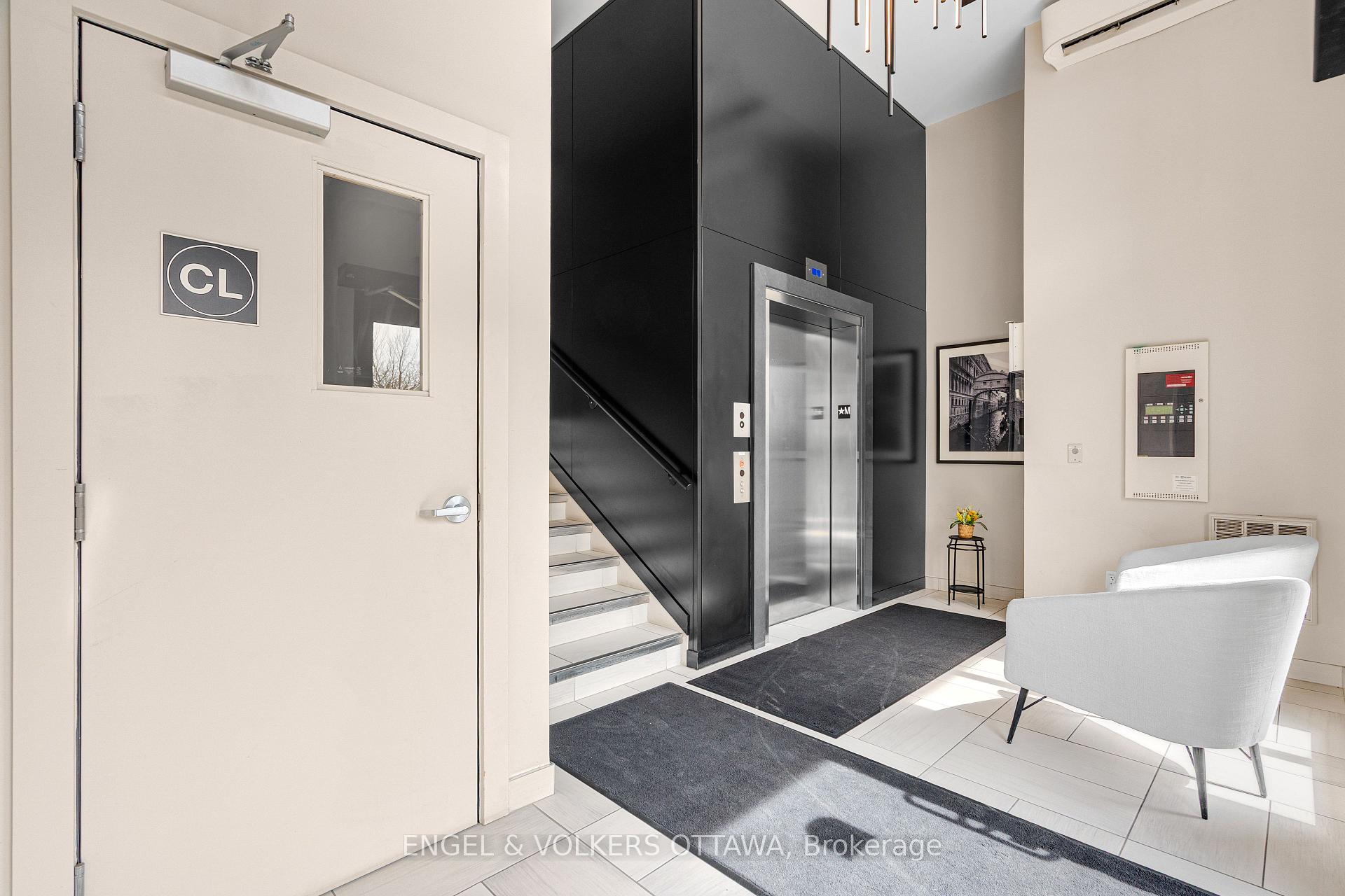 Photo 2 of Unit 402, 110 Cortile Private, Ottawa, Riverside South/Gloucester Glen — HOMEH