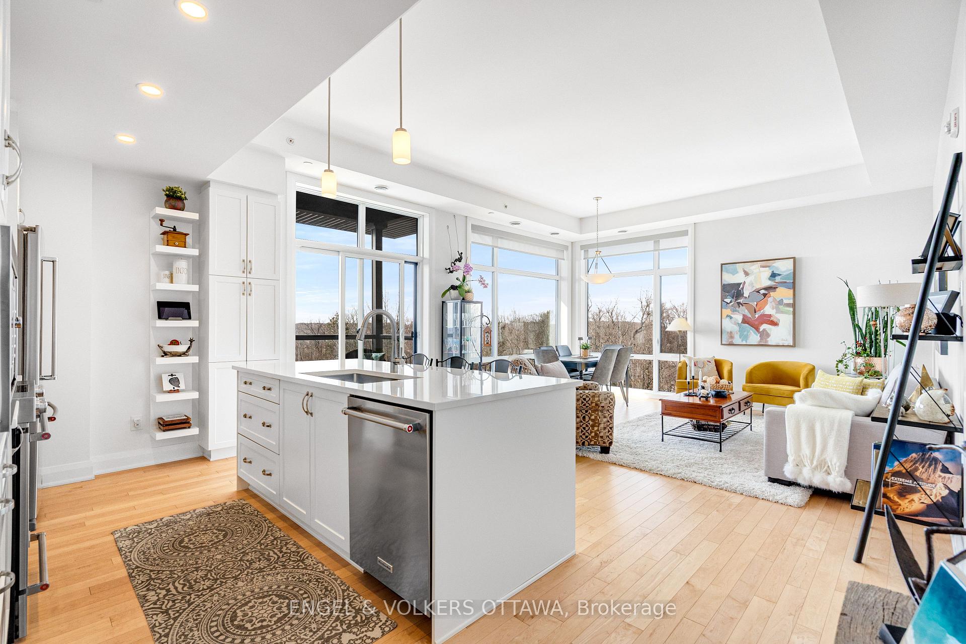 Photo 5 of Unit 402, 110 Cortile Private, Ottawa, Riverside South/Gloucester Glen — HOMEH