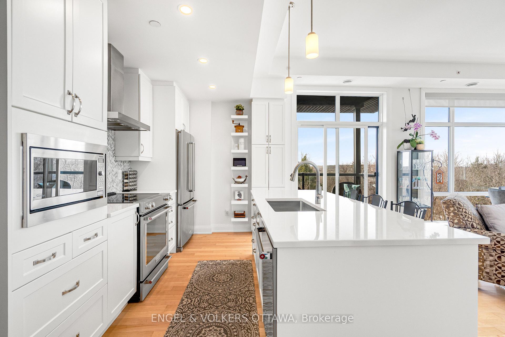 Photo 6 of Unit 402, 110 Cortile Private, Ottawa, Riverside South/Gloucester Glen — HOMEH
