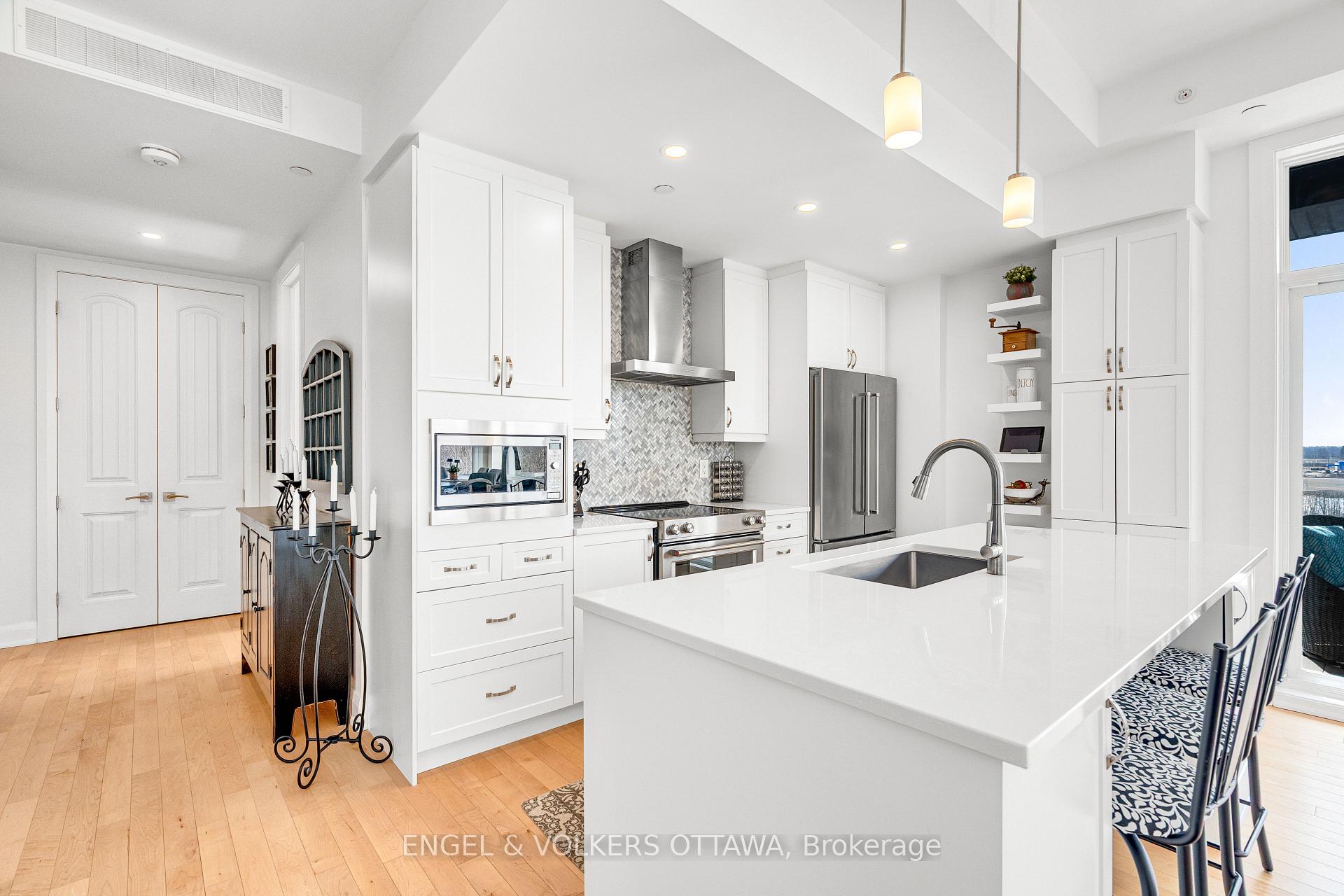 Photo 8 of Unit 402, 110 Cortile Private, Ottawa, Riverside South/Gloucester Glen — HOMEH