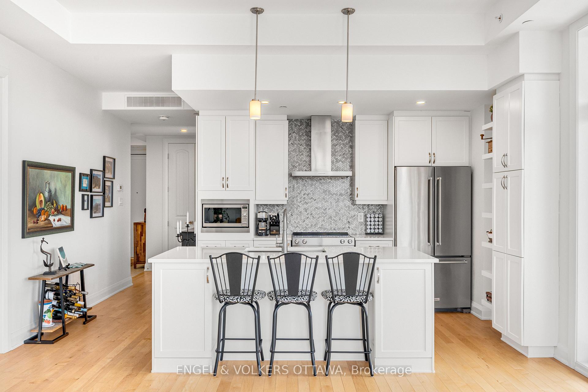 Photo 9 of Unit 402, 110 Cortile Private, Ottawa, Riverside South/Gloucester Glen — HOMEH