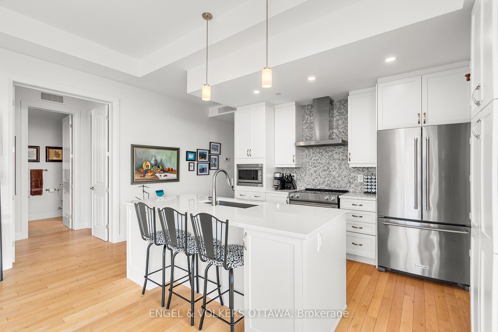 Photo 10 of Unit 402, 110 Cortile Private, Ottawa, Riverside South/Gloucester Glen — HOMEH