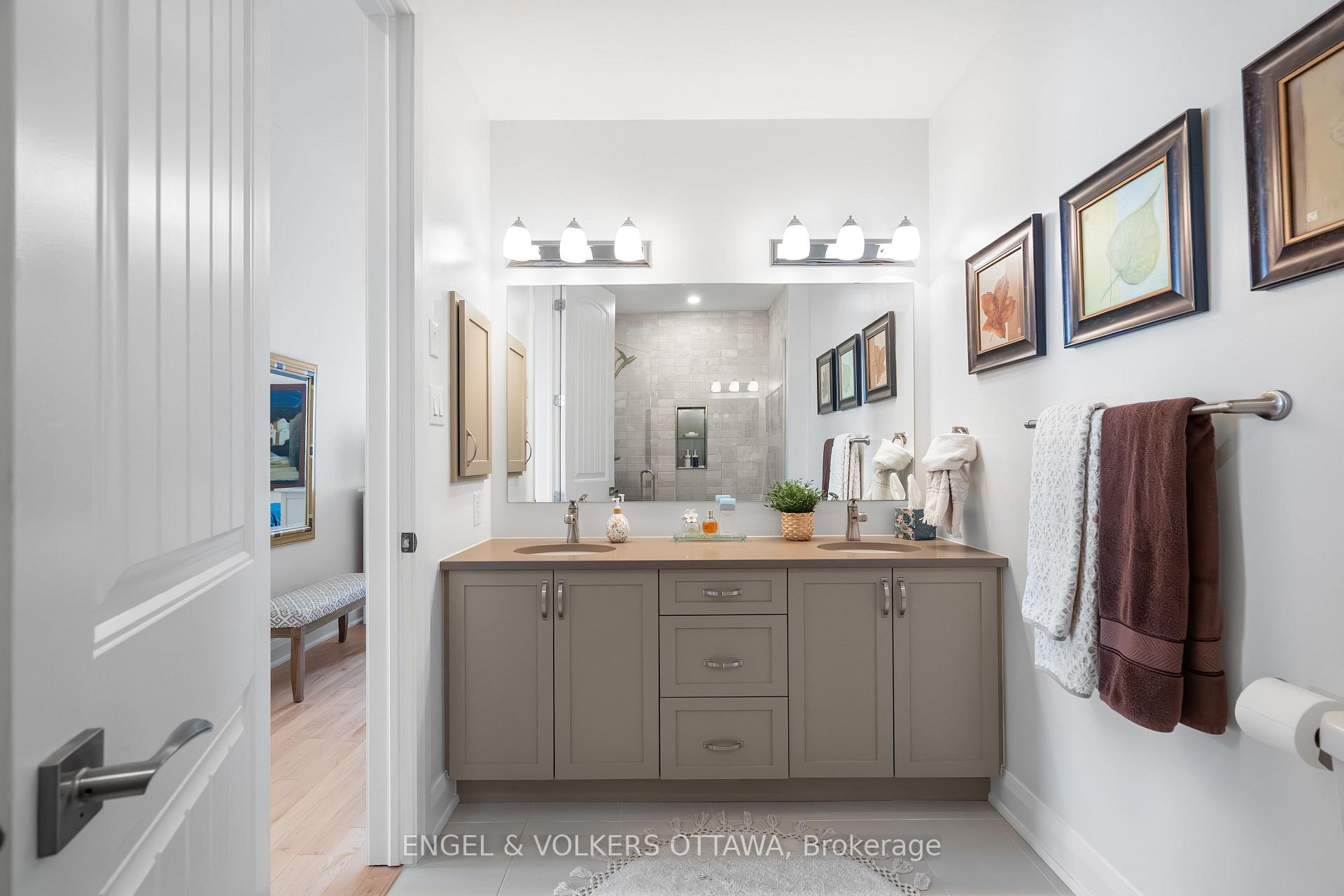Photo 19 of Unit 402, 110 Cortile Private, Ottawa, Riverside South/Gloucester Glen — HOMEH